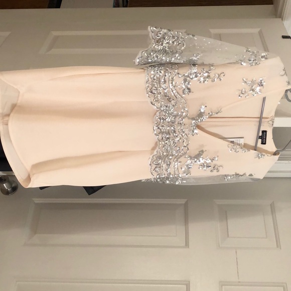 FASHION NOVA Glass House Dress Size M NWT - Picture 2 of 4